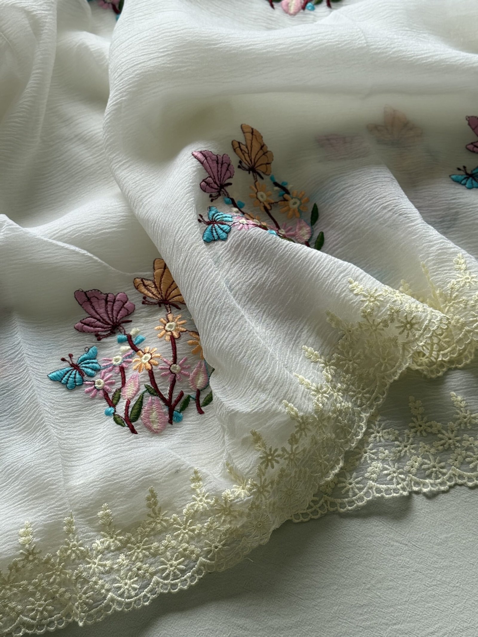 Flutter Petals Scallop Saree - Image 4