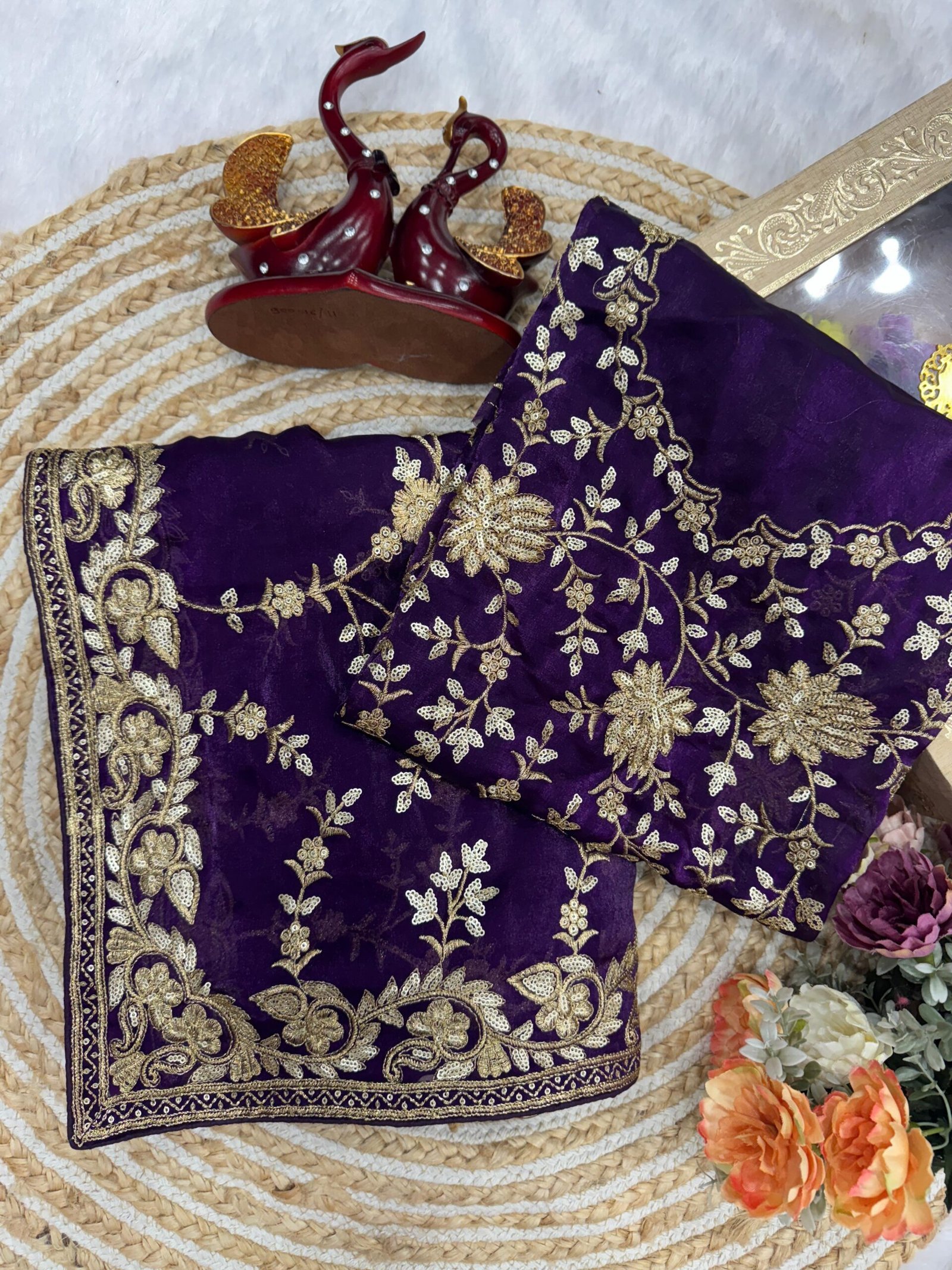 Aarvi Shimmer Space Silk Saree - Image 3